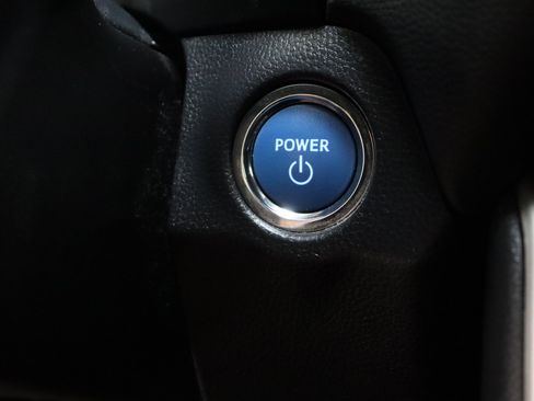 Used 2022 Toyota RAV4 XLE AWD/4WD image 18