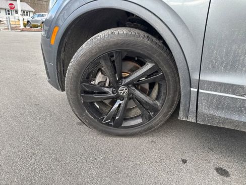 Used 2023 Volkswagen Tiguan SE R-Line image 25