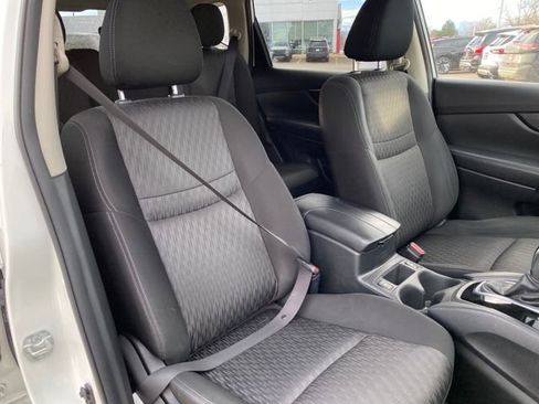 Certified 2020 Nissan Rogue SV image 9