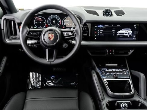 New 2026 Porsche Cayenne Coupe AWD/4WD image 18