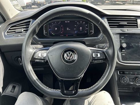 Used 2021 Volkswagen Tiguan SEL FWD image 11