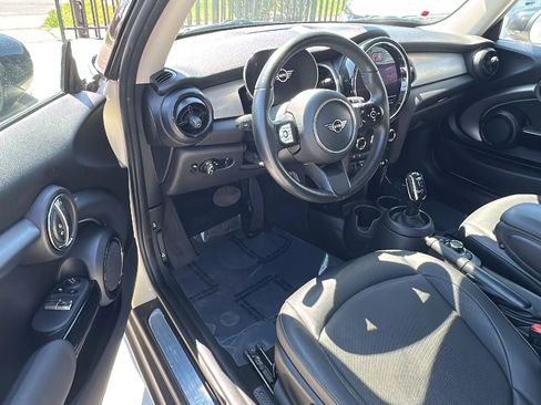 Used 2023 MINI Cooper 2-Door Hardtop image 9