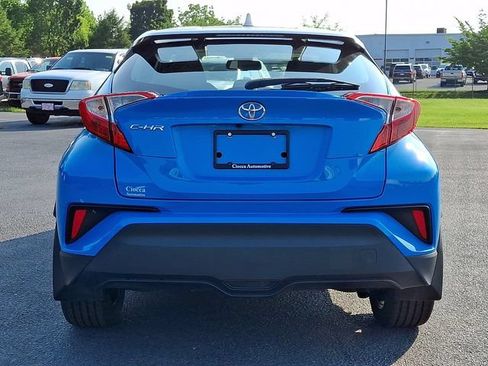 Used 2019 Toyota C-HR XLE FWD image 8