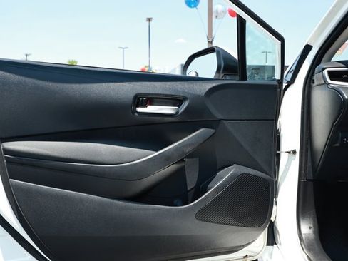 Used 2021 Toyota Corolla LE FWD image 21