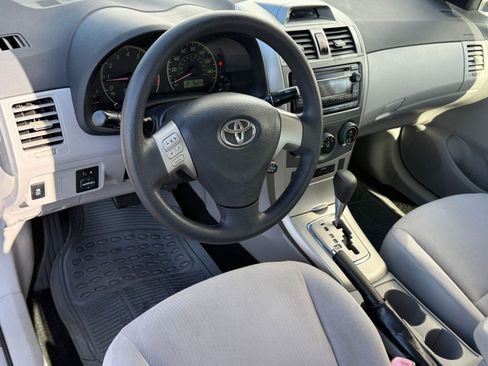 Used 2012 Toyota Corolla LE image 4