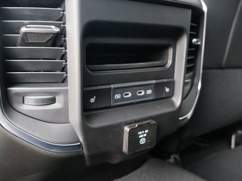 New 2026 RAM 2500 Laramie AWD/4WD image 9