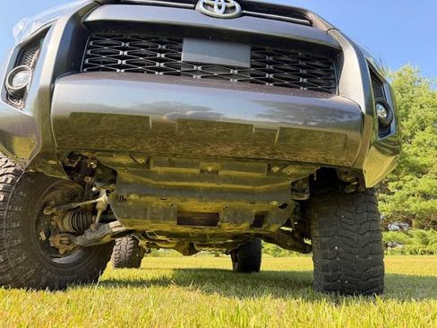 Used 2022 Toyota 4Runner SR5 Premium AWD/4WD image 4