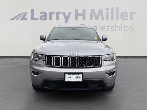 Used 2019 Jeep Grand Cherokee Laredo AWD/4WD image 8
