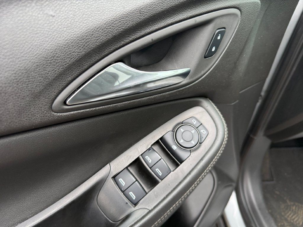 Used 2024 Buick Encore GX Sport Touring AWD/4WD image 18