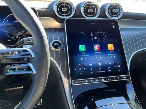 Used 2025 Mercedes-Benz GLC 350e 4MATIC image 31