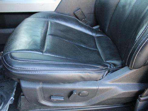 Used 2020 Ford F250 Lariat w/ Chrome Package image 27