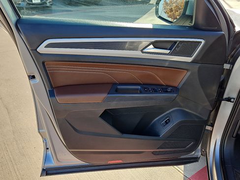 Used 2021 Volkswagen Atlas SE w/ Panoramic Sunroof Package image 14