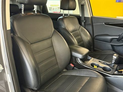 Used 2019 Kia Sorento EX FWD image 16