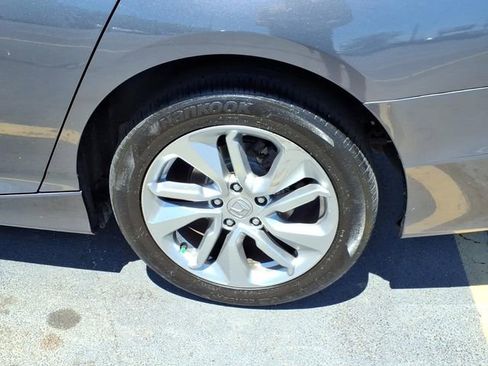 Used 2018 Honda Accord LX image 10