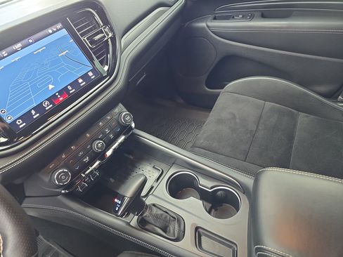 Used 2025 Dodge Durango SRT Hellcat w/ Black Package image 26