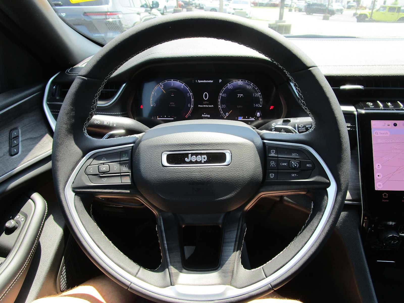 Used 2025 Jeep Grand Cherokee Limited w/ Black Appearance Package AWD/4WD image 24
