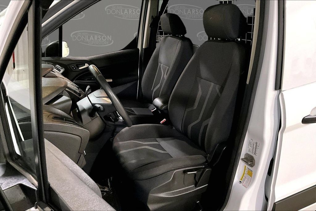 Certified 2017 Ford Transit Connect XLT FWD image 16