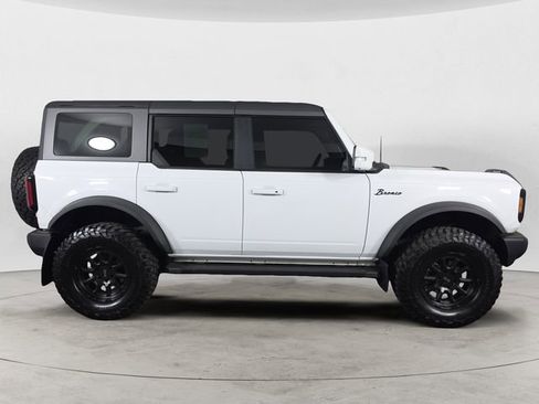 Used 2024 Ford Bronco Outer Banks AWD/4WD image 6