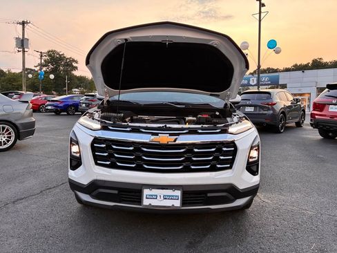 Used 2026 Chevrolet Equinox LT FWD image 10