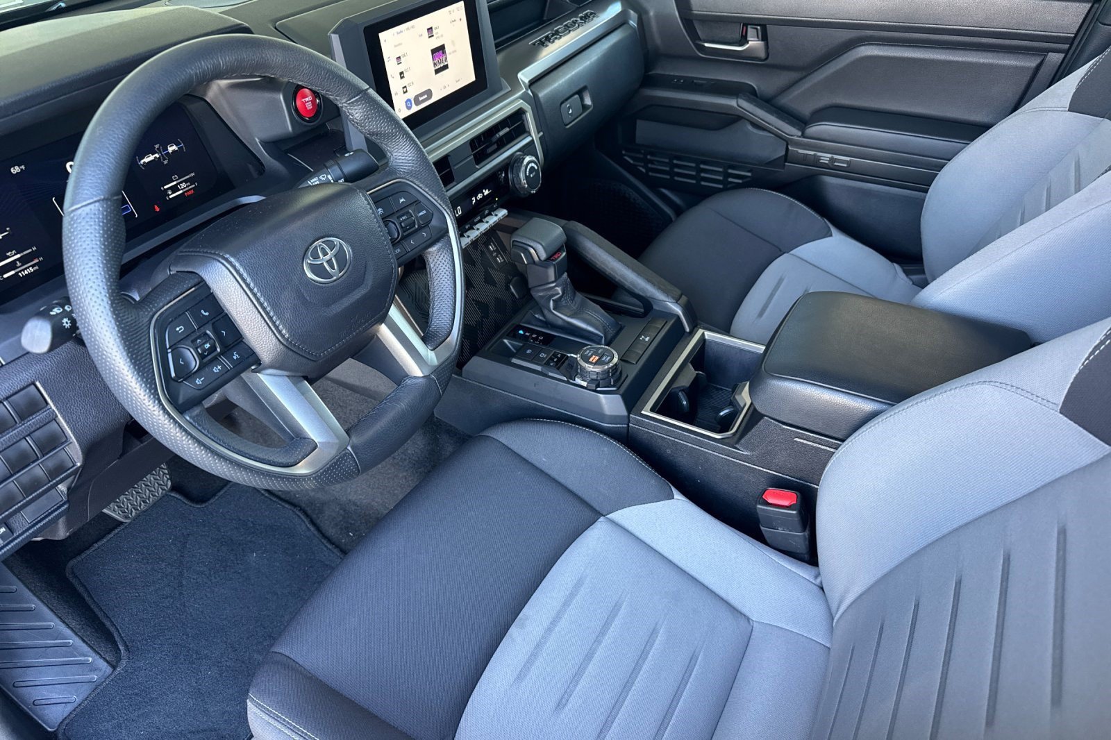Used 2026 Toyota Tacoma TRD Off-Road AWD/4WD image 4