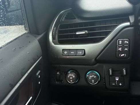 Used 2019 Chevrolet Tahoe Premier w/ Premier Plus Edition AWD/4WD image 10