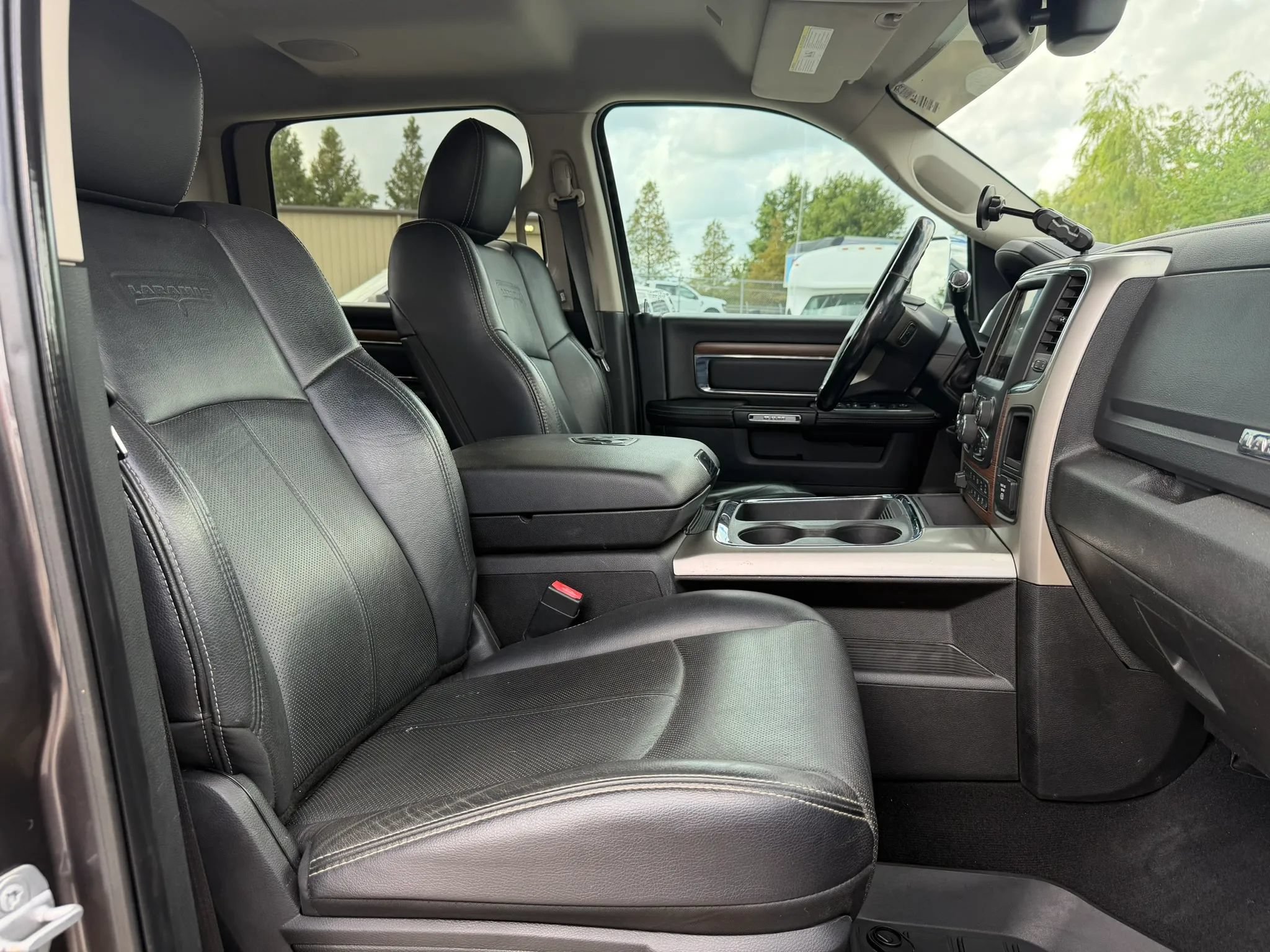 Used 2018 RAM 3500 Laramie AWD/4WD image 22