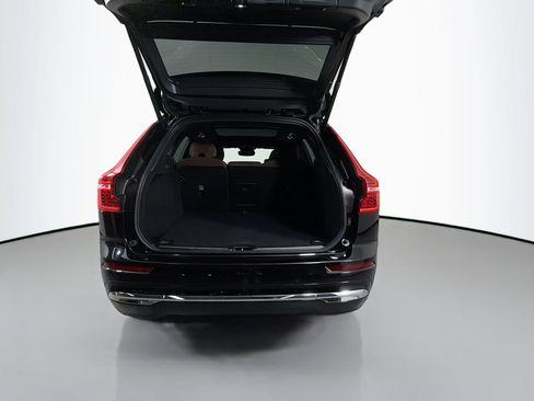 Certified 2023 Volvo XC60 B5 Plus w/ Climate Package FWD image 25