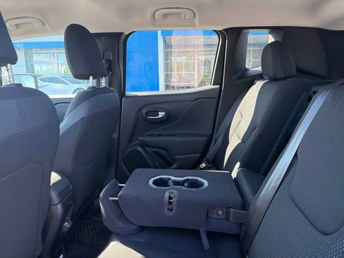 Used 2020 Jeep Renegade Altitude AWD/4WD image 10