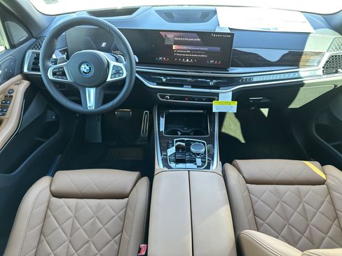 New 2026 BMW X5 xDrive50e w/ M Sport Package image 2