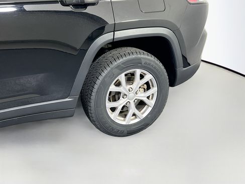 Used 2022 Jeep Grand Cherokee Limited image 29