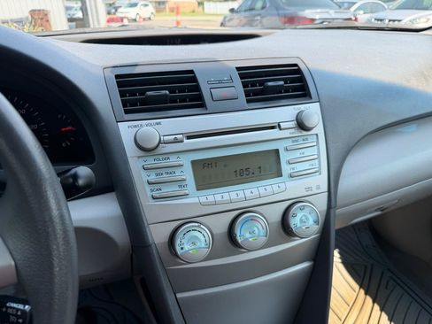 Used 2009 Toyota Camry FWD image 8