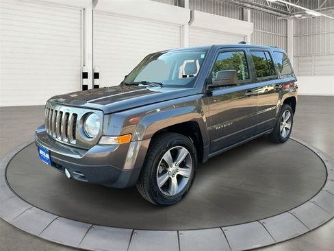 Used 2017 Jeep Patriot High Altitude FWD image 9