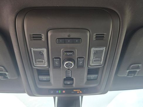 Used 2022 GMC Yukon XL Denali RWD image 19