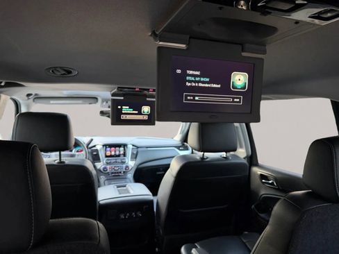 Used 2017 Chevrolet Suburban Premier AWD/4WD image 15