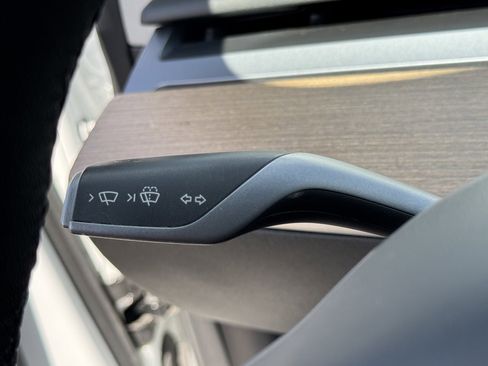 Used 2022 Tesla Model 3 Long Range AWD/4WD image 33