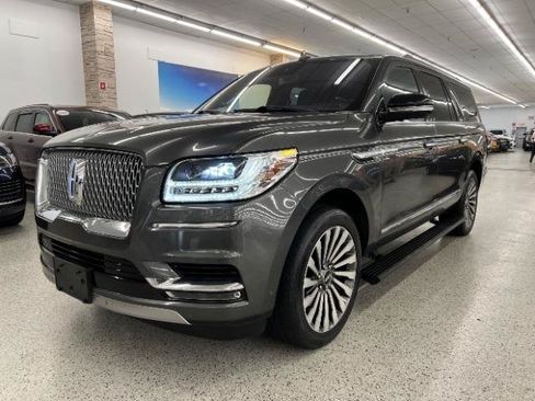 Used 2018 Lincoln Navigator L Reserve w/ Technology Package AWD/4WD image 2
