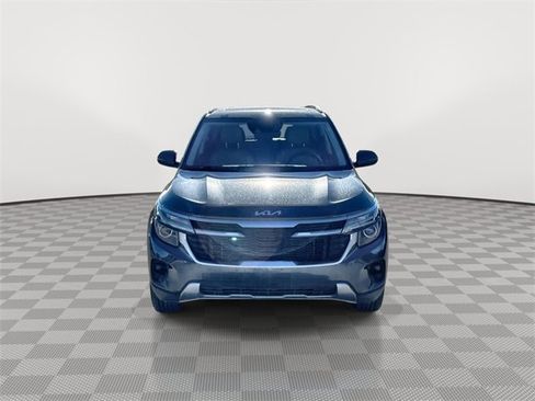 Used 2024 Kia Seltos EX image 3