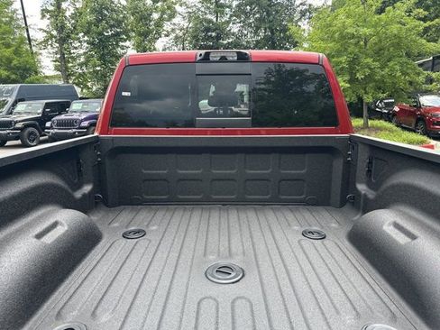 New 2026 RAM 2500 Laramie AWD/4WD image 19