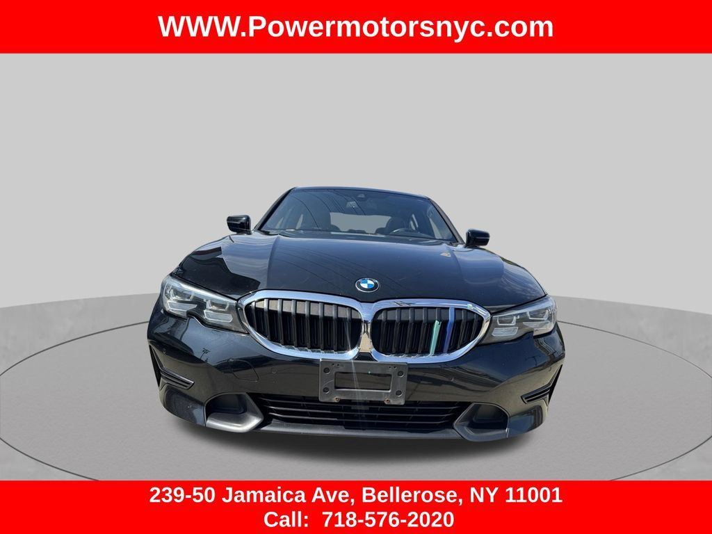 Used 2019 BMW 330i xDrive Sedan w/ Driving Assistance Package AWD/4WD image 9