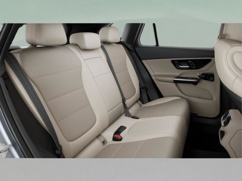 Used 2026 Mercedes-Benz GLC 300 image 43