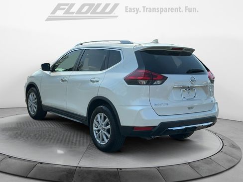 Used 2018 Nissan Rogue SV image 6