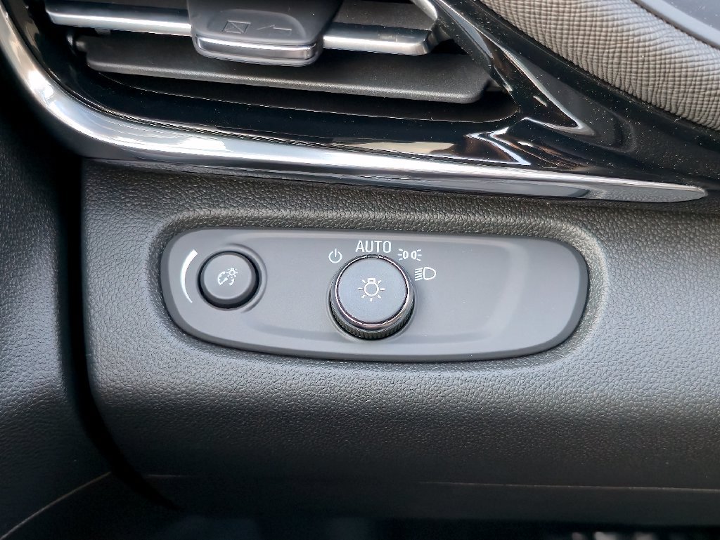 New 2026 Buick Envista Sport Touring w/ Convenience I Package FWD image 19