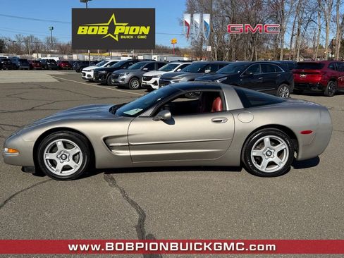 Used 1998 Chevrolet Corvette Coupe w/ Roof Pkg image 2