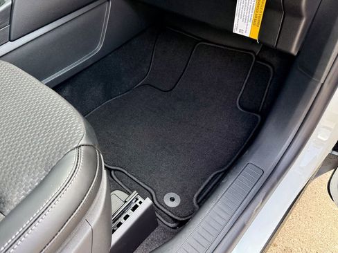 New 2025 Ford Escape SE image 18