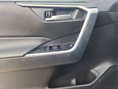 Used 2025 Toyota RAV4 XLE AWD/4WD image 21