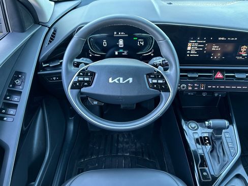 Certified 2024 Kia Niro EX image 15