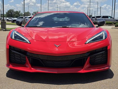 Used 2025 Chevrolet Corvette E-Ray AWD/4WD image 2