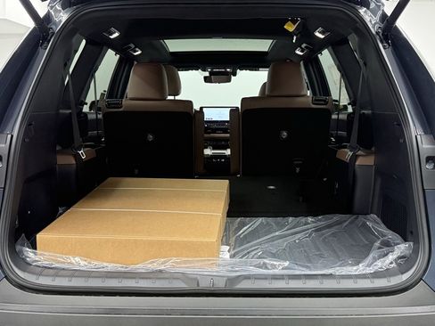 New 2026 Toyota Grand Highlander AWD Hybrid image 11