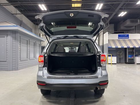 Used 2017 Subaru Forester 2.5i Premium w/ All-Weather Package image 12