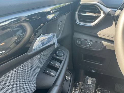 New 2026 Chevrolet TrailBlazer LT w/ Convenience Package AWD/4WD image 24